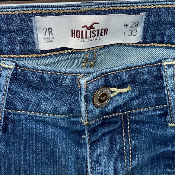 Hollister 7R Distressed Blue Jeans - Picture 3 of 3